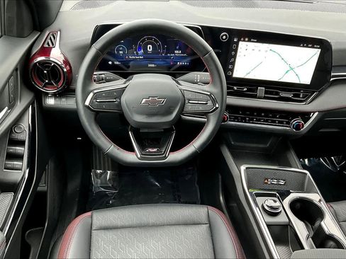 Used 2025 Chevrolet Equinox RS image 5