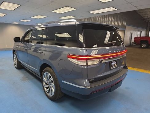 Used 2023 Lincoln Navigator Reserve AWD/4WD image 11