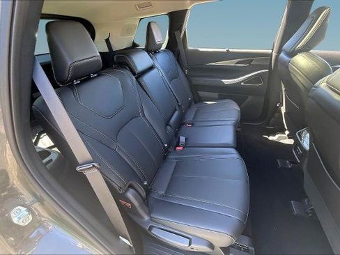 Certified 2026 INFINITI QX60 Luxe w/ Cargo Package AWD/4WD image 24