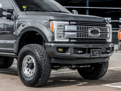 Used 2018 Ford F250 Platinum w/ Platinum Ultimate Package image 7