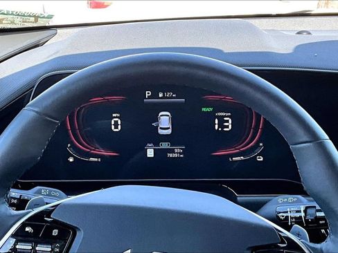 Used 2023 Kia Niro FWD image 15