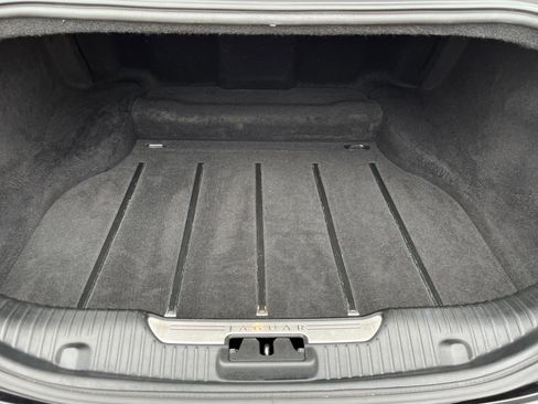 Used 2013 Jaguar XJ image 30