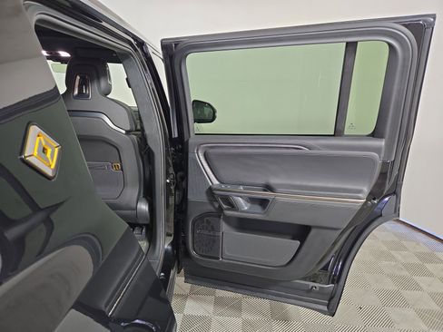 Used 2023 Rivian R1S Adventure AWD/4WD image 19