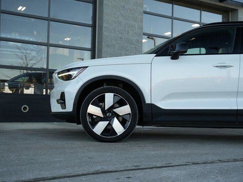 Used 2023 Volvo XC40 Recharge Ultimate image 39