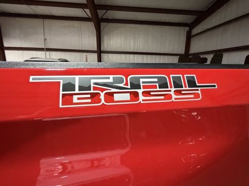 Used 2024 Chevrolet Silverado 1500 LT Trail Boss w/ Convenience Package II image 10