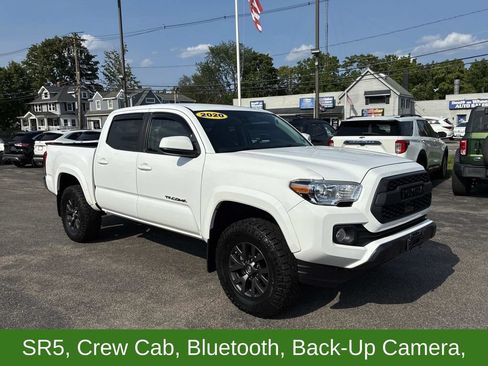 Used 2020 Toyota Tacoma SR5 AWD/4WD image 3