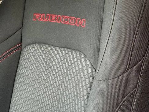 Used 2021 Jeep Wrangler Unlimited Rubicon AWD/4WD image 36