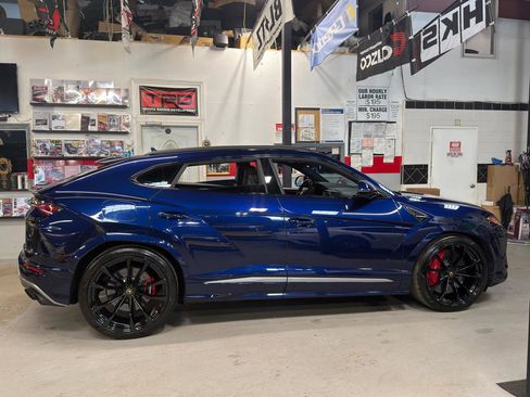 Used 2019 Lamborghini Urus image 4