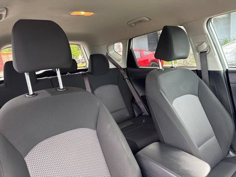 Used 2025 Kia Soul LX w/ LX Technology Package FWD image 12