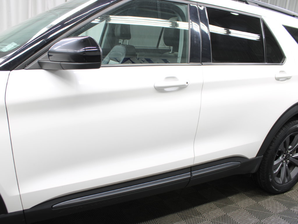 Used 2023 Ford Explorer XLT w/ XLT Sport Appearance Package AWD/4WD image 48