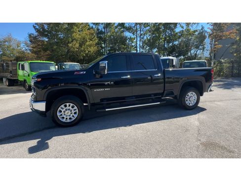 Used 2024 Chevrolet Silverado 2500 LTZ w/ LTZ Convenience Package image 8