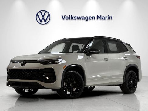New 2026 Volkswagen Tiguan SE R-Line AWD/4WD image 1