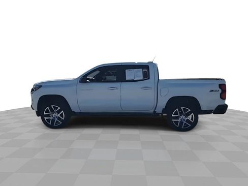 Used 2023 Chevrolet Colorado Z71 w/ Z71 Convenience Package 2 image 5