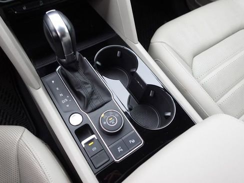 Used 2019 Volkswagen Atlas SEL Premium image 20