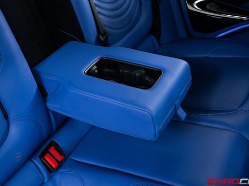 Used 2022 Aston Martin DBX image 37