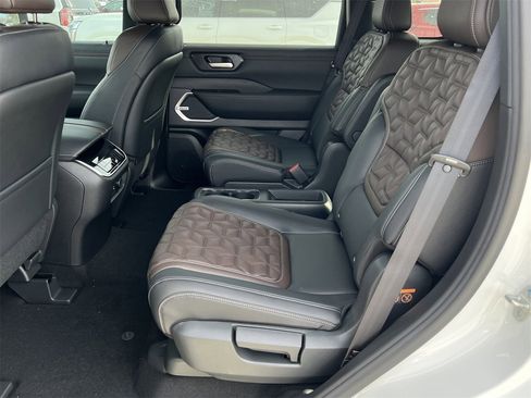 New 2026 Nissan Armada Platinum image 16