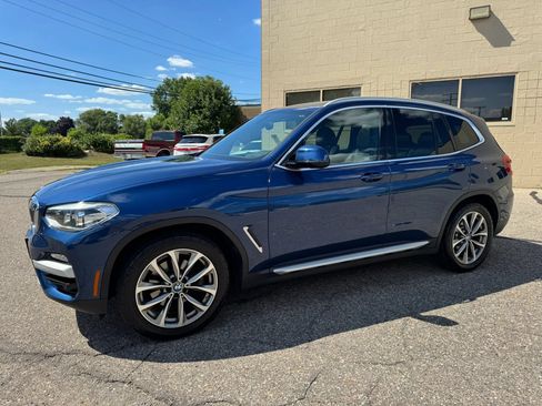 Used 2018 BMW X3 xDrive30i w/ Premium Package AWD/4WD image 4