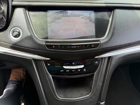 Used 2017 Cadillac XT5 Luxury image 17