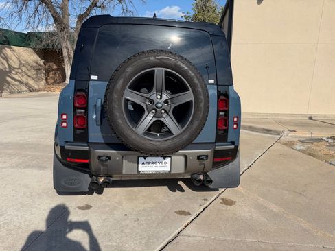 Certified 2024 Land Rover Defender 110 X-Dynamic SE image 4