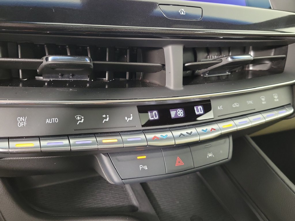 Used 2023 Cadillac CT5 Luxury w/ Sun And Sound Package RWD image 28