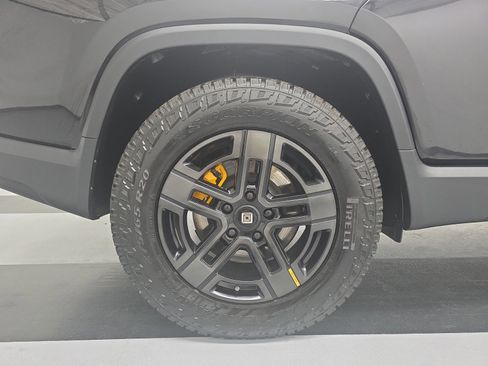 Used 2023 Rivian R1T Adventure AWD/4WD image 12