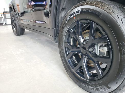 New 2025 Jeep Grand Cherokee Altitude AWD/4WD image 32