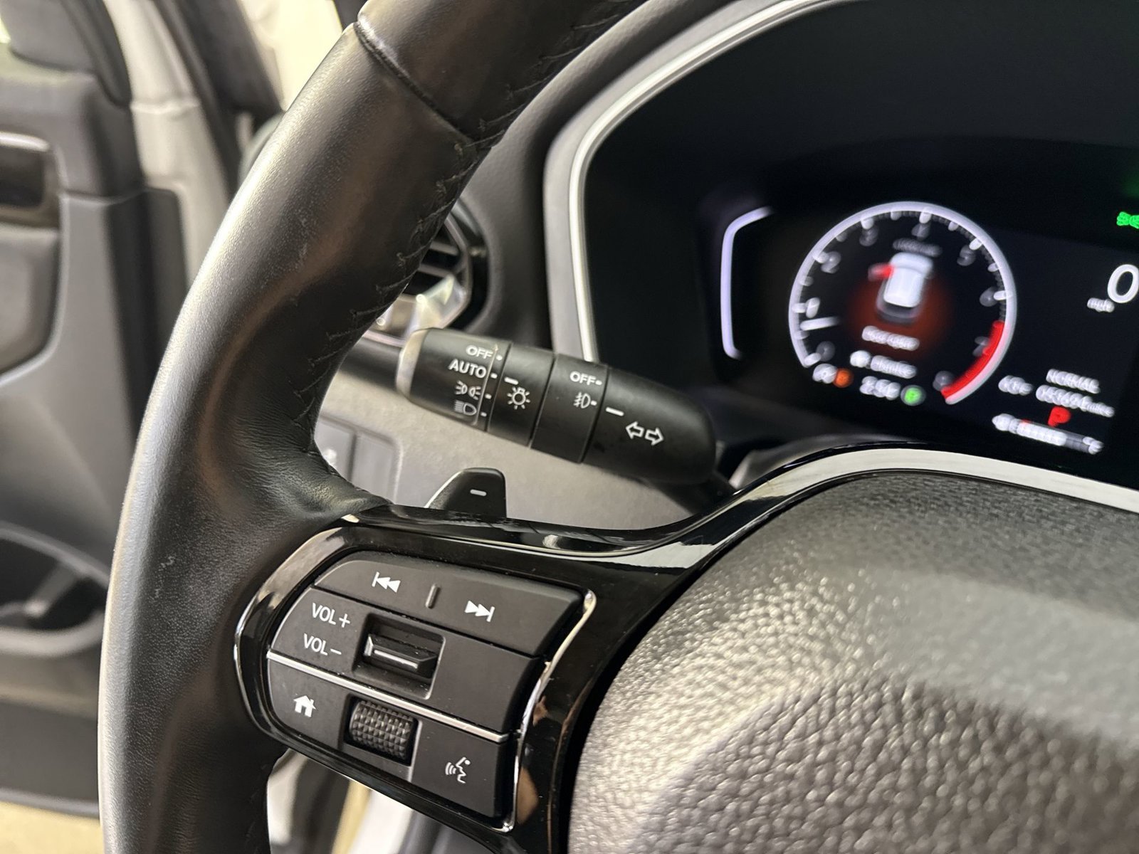 Used 2023 Honda Pilot Touring image 15