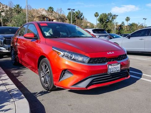 Used 2023 Kia Forte LXS image 2