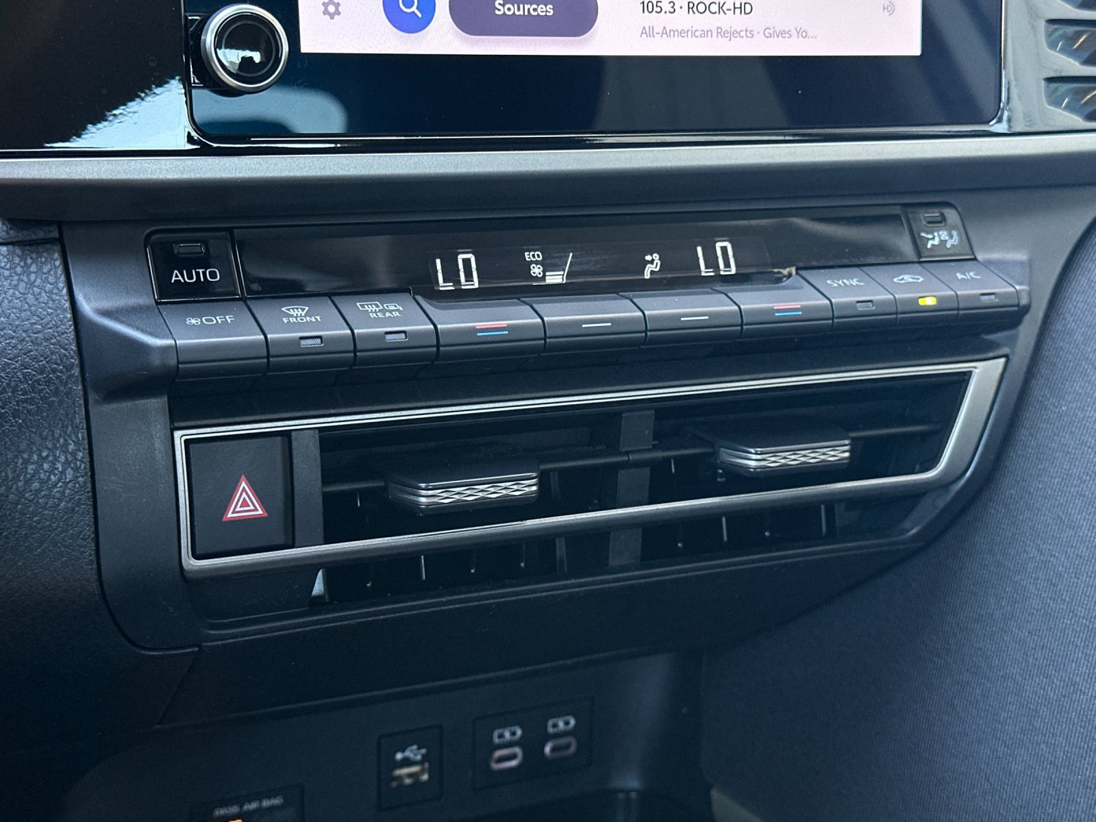 Used 2025 Toyota Camry LE FWD image 17