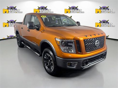 Used 2019 Nissan Titan PRO-4X image 3