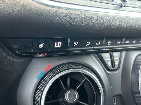 Used 2021 Chevrolet Blazer LT image 42