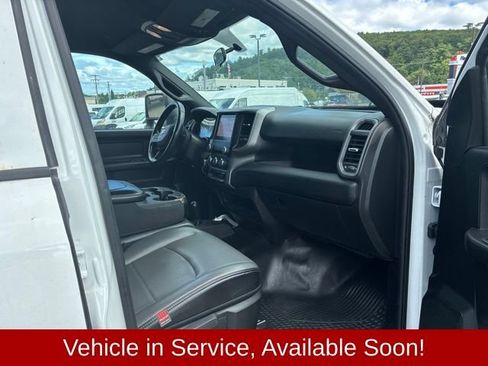 Used 2024 RAM 2500 Tradesman w/ Chrome Appearance Group AWD/4WD image 10