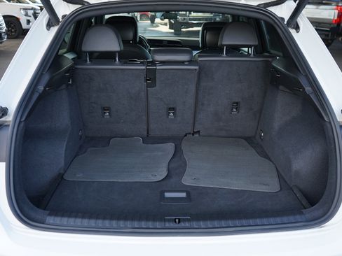 Used 2020 Audi Q3 2.0T Premium image 22