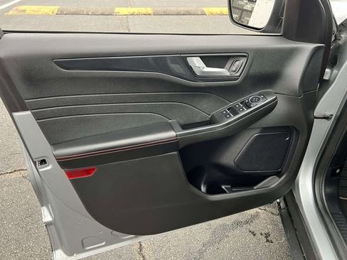 Used 2023 Ford Escape ST-Line image 11