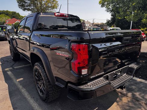 Certified 2024 Chevrolet Colorado Trail Boss w/ Technology Package AWD/4WD image 4