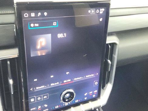 Used 2024 GMC Acadia Elevation AWD/4WD image 31