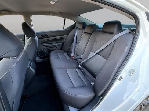 Used 2024 Nissan Altima 2.5 SV FWD image 18