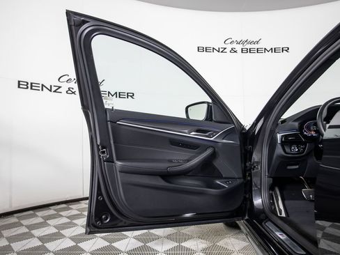 Used 2023 BMW 530i w/ M Sport Package RWD image 17
