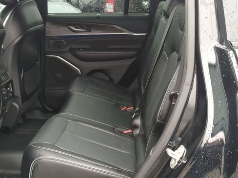 Certified 2024 Jeep Grand Cherokee Overland w/ Luxury Tech Group IV image 19