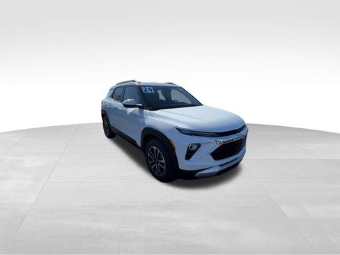 Certified 2024 Chevrolet TrailBlazer LT w/ Convenience Package image 2