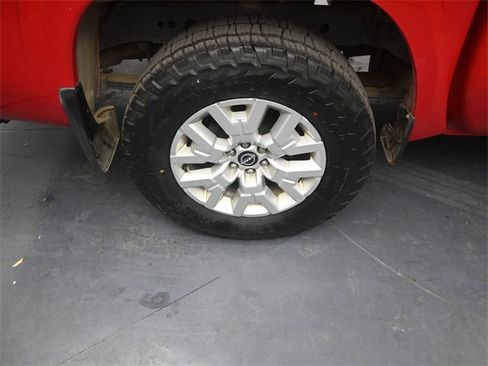 Used 2022 Nissan Frontier SV image 9