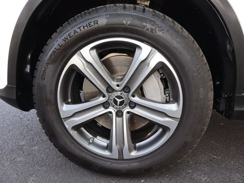 Used 2019 Mercedes-Benz GLC 300 4MATIC w/ Premium Package image 43