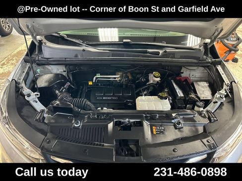 Used 2019 Chevrolet Trax LT w/ LT Convenience Package AWD/4WD image 10
