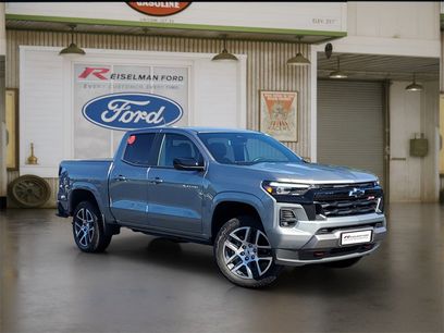 Used 2024 Chevrolet Colorado Z71 w/ Z71 Convenience Package 2