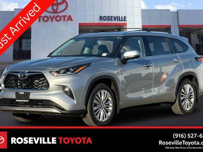 Used 2025 Toyota Highlander Platinum