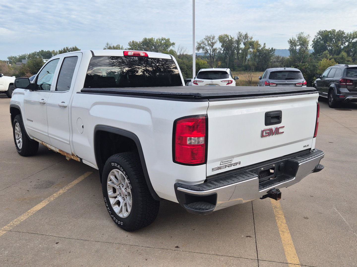 Used 2017 GMC Sierra 1500 SLE AWD/4WD image 5