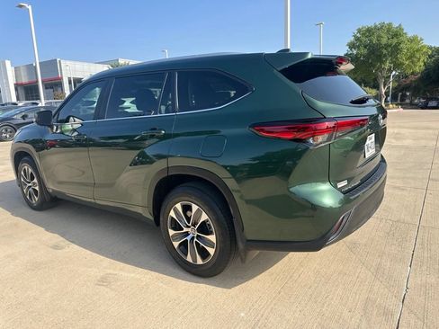 Used 2023 Toyota Highlander XLE FWD image 8