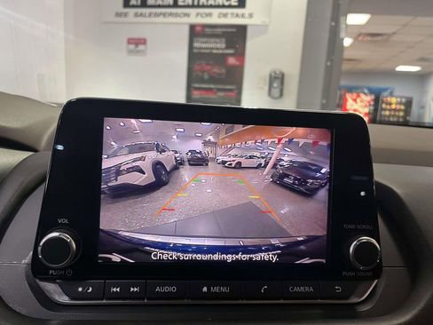 Used 2022 Nissan Rogue SV image 19