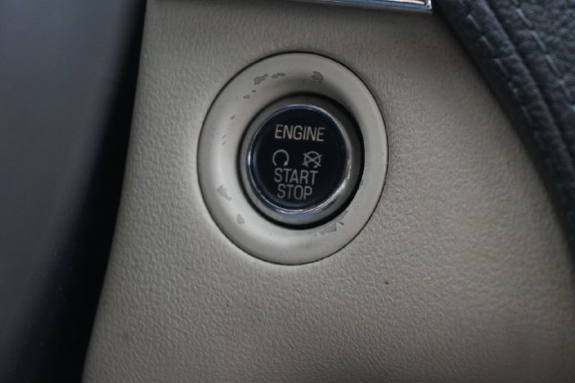 Used 2013 Lincoln MKS FWD image 21