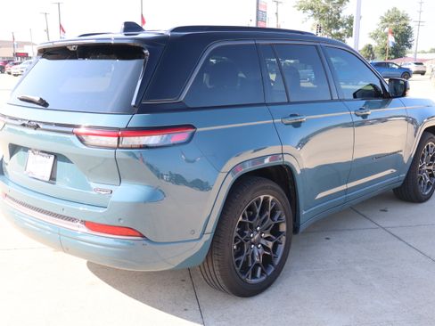 Used 2026 Jeep Grand Cherokee Summit w/ Obsidian Package AWD/4WD image 5